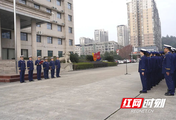 永州消防成立巾帼志愿服务队并举行授旗仪式