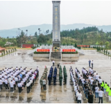 湖南蓝山：清明祭扫 缅怀英烈（组图）