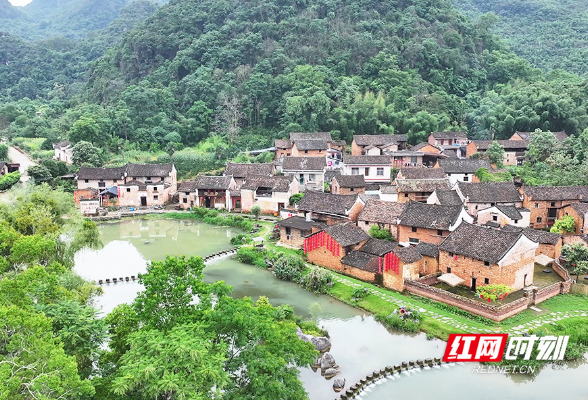 文化中国行·探访古建筑老街区丨江永勾蓝瑶寨：山勾水伏靛蓝间 千年瑶寨韵如诗