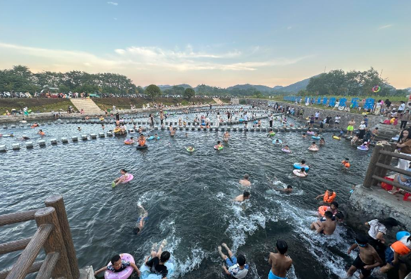 江永：夏日乐悠悠 水上享清凉