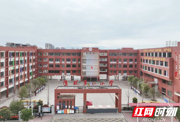 书记校长谈丨永州道县八小党支部书记、校长成求良：和美八小 向善向上 师生一起向未来