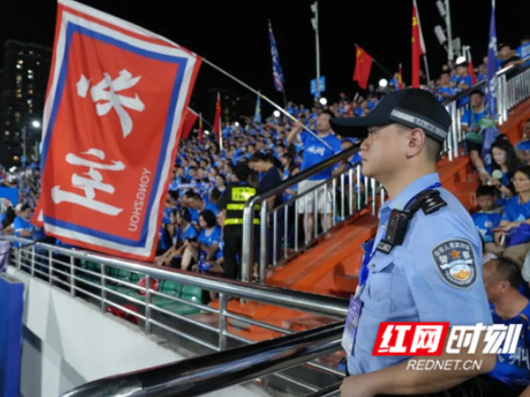 永州公安：“警”色依旧！以专业与温度守护着这场足球盛宴的每一刻精彩