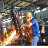 湖南新田：德力重工赶制海外订单忙（组图）