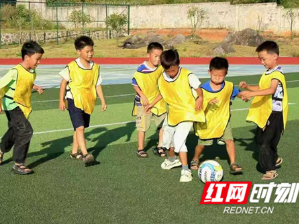 江永:足球热潮燃校园,体教融合促成长