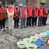 90万尾鱼苗安家永明河 江永“放鱼养水”与“巡河护渔”齐步走
