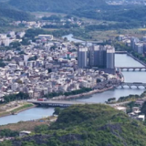 江永:红枫染冬 美景入画