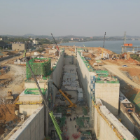 湘江永州至衡阳三级航道建设三期工程浯溪二线船闸:人字门首吊成功 工程建设迈入新阶段