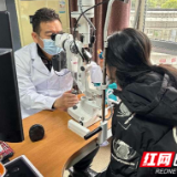 永州爱尔眼科医院成功实施永州首例折叠顶压球囊（FCB）植入术 开启视网膜脱离治疗新篇章