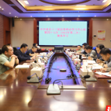道县：唐超学主持县委理论学习中心组第四十七次（2025年第三次）集体学习