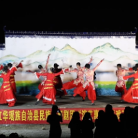 江华：五一假期送戏忙 文化惠民暖乡情