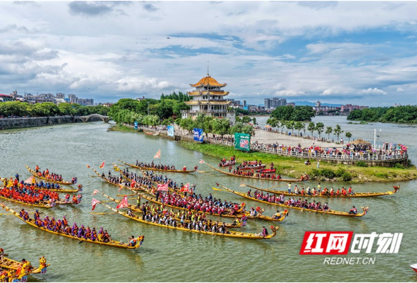 湖南道县：百龙巡游迎端午（组图）
