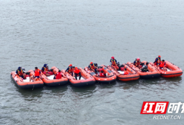 永州市防汛救灾实战演练在东安举行 锤炼水域应急救援“硬实力”