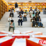 湖南新田：校园书店觅书香（组图）