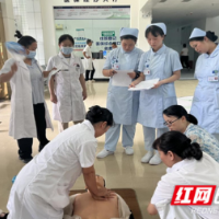 医疗服务提升年丨永州市中心医院：心肺复苏培训进社区 党员医护筑牢生命安全线