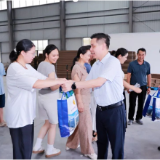 永州经开区：周润润、汤小兵带队开展夏日“送清凉”慰问活动