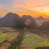 湖南道县：霞光映山峦 景美如画