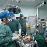 医疗服务提升年丨南华大学附属第一医院指导永州市中心医院完成全市首例免缝合肾部分切除术