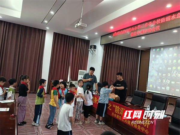 图四冷水滩区文旅体局“全民健身大讲堂”进学校开展防溺水教育。.jpg