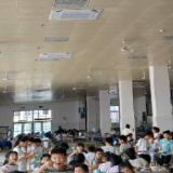 零陵区七里店小学：炎炎夏日享清凉 爱心食堂助成长