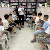 新田县新华书店举办“触摸历史轮廓，感悟家国情怀”拼图活动