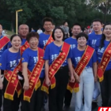 重农爱农赏湘超——永州20名优秀农民代表主席台观赛湘超