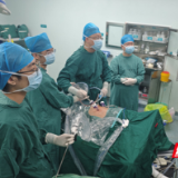 医疗服务提升年丨南华大学附属第一医院专精准帮扶 助力永州市中心医院攻克高龄复杂泌尿系肿瘤手术