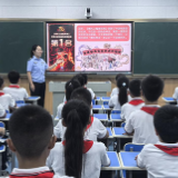 冷水滩区梅湾小学：法治副校长进校园 筑牢校园安全防线