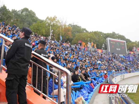 全力护航！永州公安守护2026九嶷山CMG群众足球邀请赛（湖南永州）首场赛事平安有序