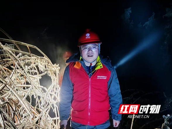 永州“95后”小伙驻守观冰前线指挥部 站好“光明岗”