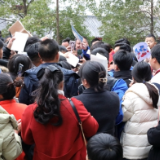 “湘超”冠军队到访新田 球迷热情迎接 感受“永冲锋”精神