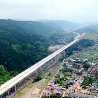 零道高速全线隧道实现双洞贯通 项目建设提速冲刺