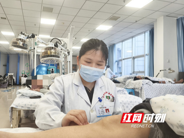 医疗服务提升年丨永州职院附属医院非遗“汤泼雪”古法针灸“针”到病除