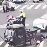 5分钟!永州道县交警安全护送即将分娩孕妇平安就医