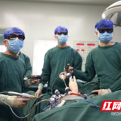 医疗服务提升年丨永州市中医医院顺利开展腹腔镜右半结肠癌根治术