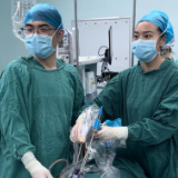 医疗服务提升年丨永州市中心医院单孔微创成功救治九旬盆腔巨瘤急症患者