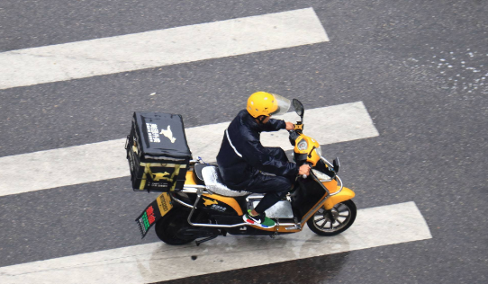 外卖骑手，困在资本里