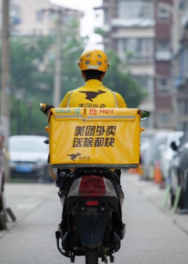 外卖员“爬墙”送餐背后的真问题