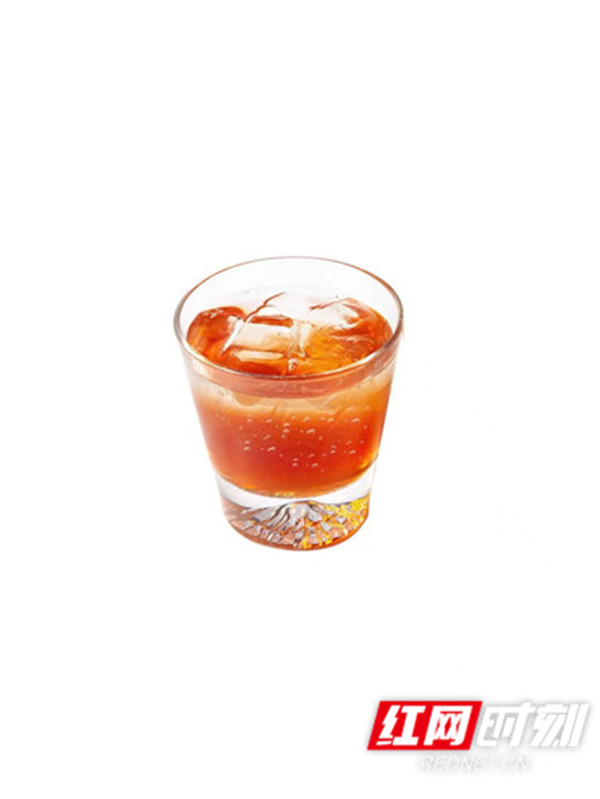 玫瑰菠萝桃气泡鸡尾酒.jpg