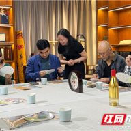 品非遗醉湖湘 李渡“湘绣雅宴”让这对国宝“活”起来