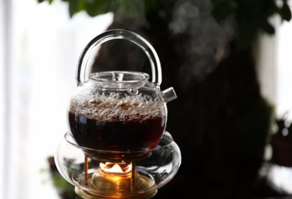 冬日煮茶指南：2类茶，5点注意事项