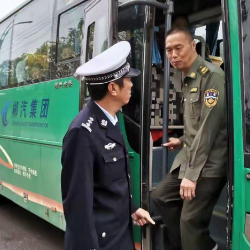 临武交警：多措并举强化春运后期交通安全管理