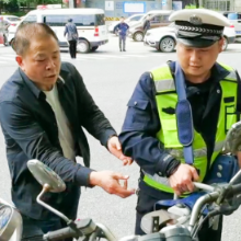 桂阳：强力推进摩托车电动车“拆伞除篷”行动