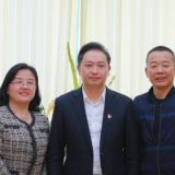 吴巨培看望江梦南父母：有爱的时代，一切奇迹都可以创造！
