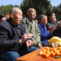 临武县文旅志愿者：文艺演出送祝福 浓浓敬老情