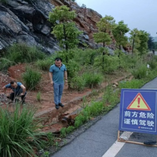 桂阳县雷坪镇：把防汛灾害巡查当做筑牢安全防线的底线