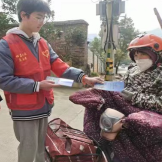 北湖区北湖街道开展道路交通整治，保障春节运输安全