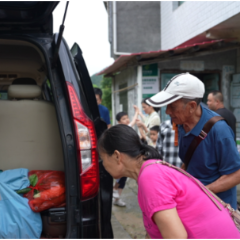 永兴对口帮扶资兴：提供便民服务车 方便群众出行