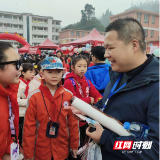 师者如光 | 孔敏飞：当好学校发展的引航人