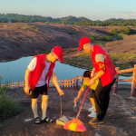 安仁县文旅广体局开展“国庆我在岗-搞卫生 保安全 促畅通”主题活动