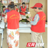 安仁志愿者：粽香传情 温暖夕阳